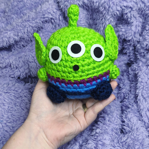 Alien Amigurumi Ball