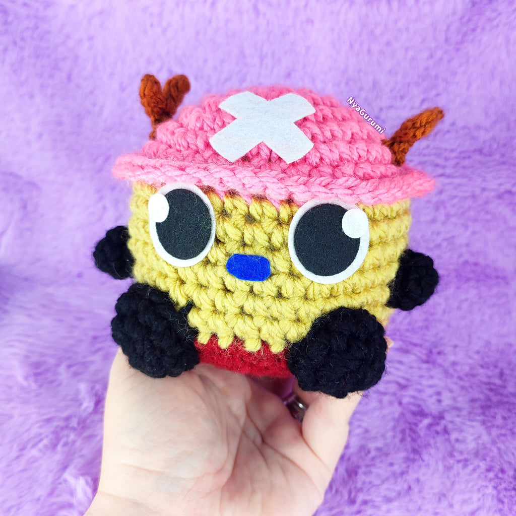 Little Reinito Doctor Amigurumi Ball